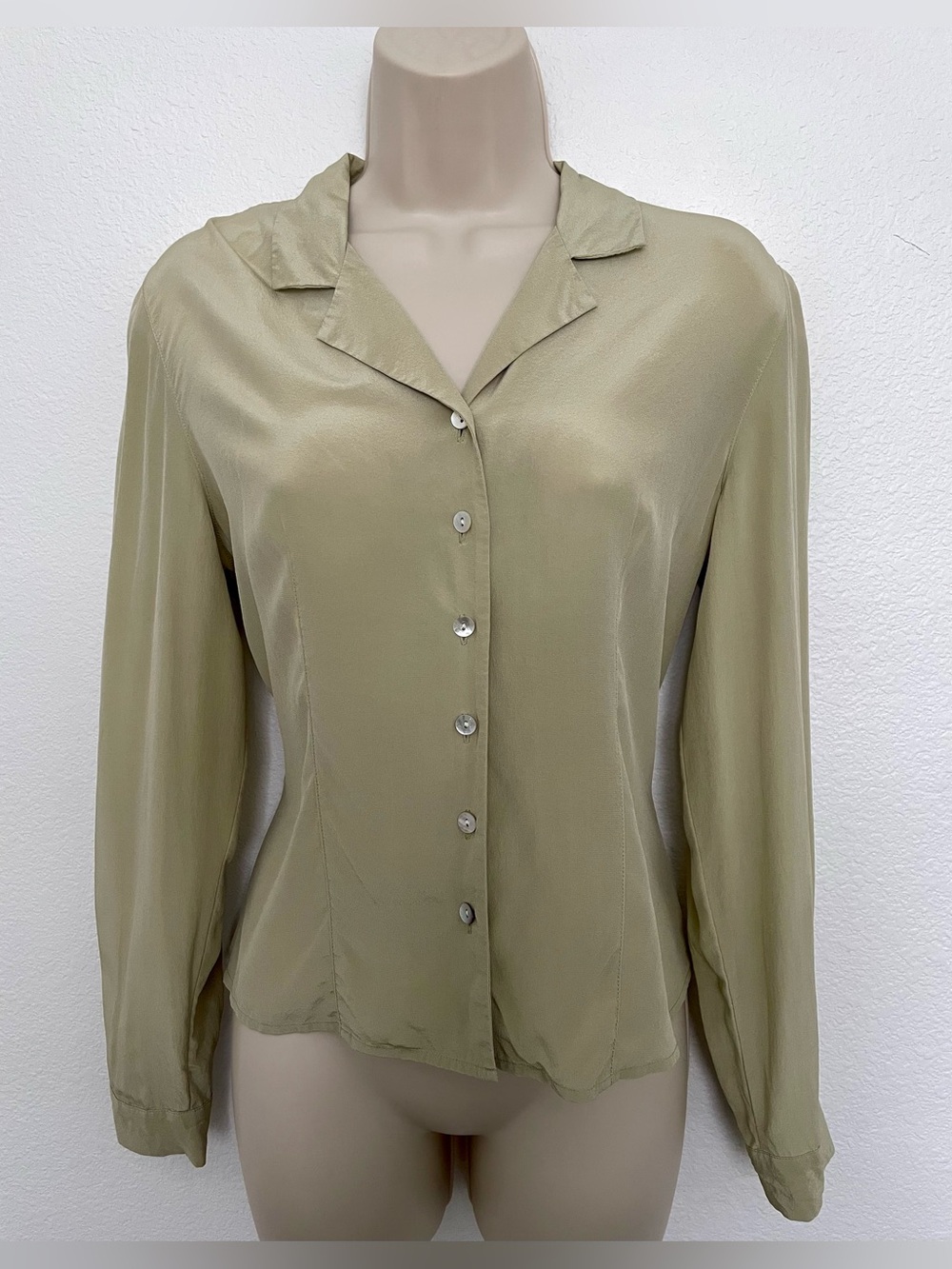 Casual Corner 100% Silk Light Olive Button-Front Long-Sleeve Women's Blouse 8P